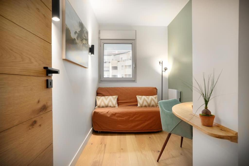 Appartement Standing -T3- Centre เอกุลลีย์ ภายนอก รูปภาพ