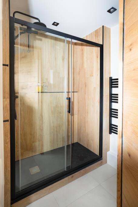 Appartement Standing -T3- Centre เอกุลลีย์ ภายนอก รูปภาพ