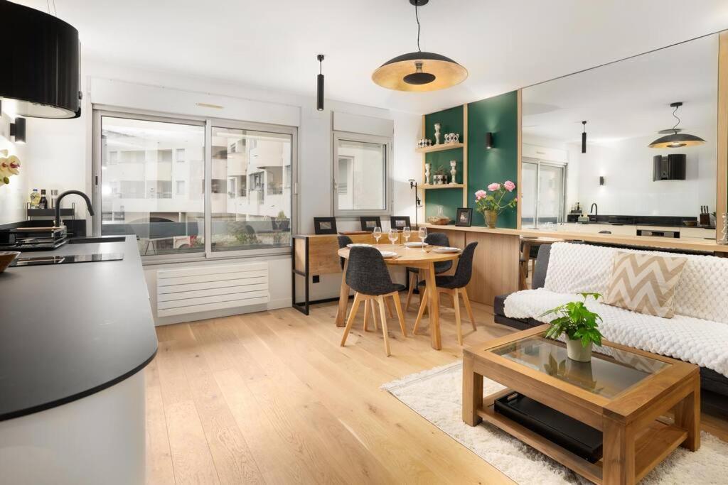 Appartement Standing -T3- Centre เอกุลลีย์ ภายนอก รูปภาพ